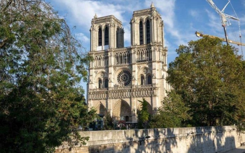 Francia estudia cobrar la entrada a Notre Dame