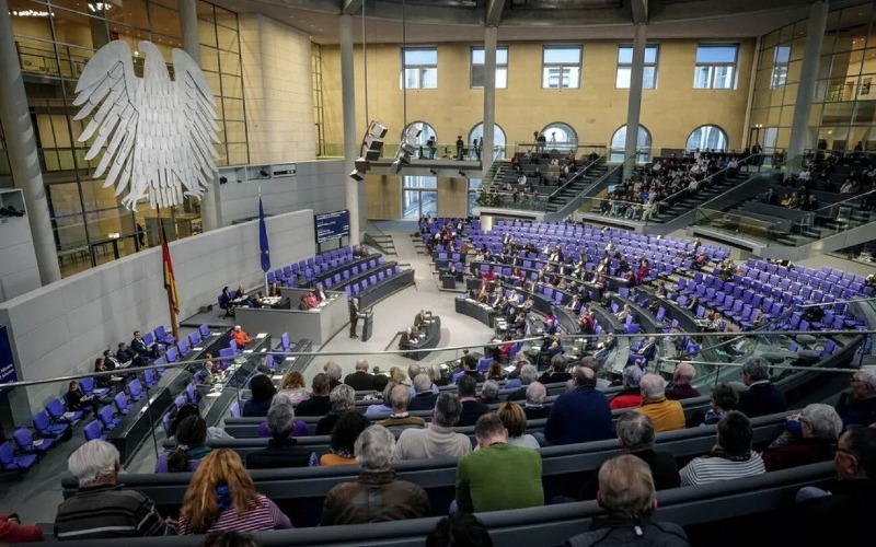 Alemania aprueba endurecimiento de ayudas a demandantes de asilo y ley de armas