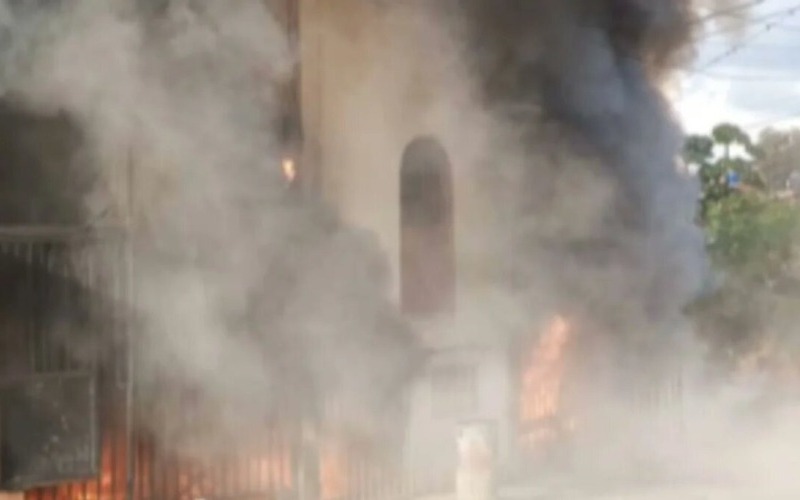 Incendio de vivienda en Los Teques dejó una persona herida
