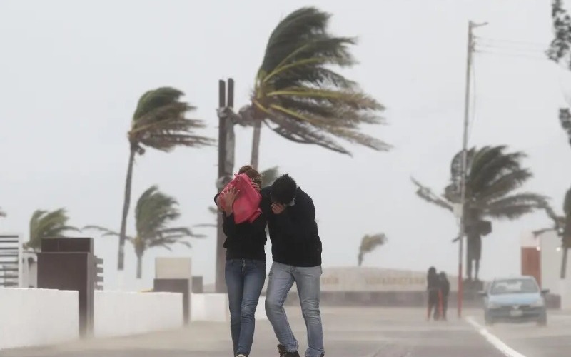 México reporta formación de ciclón tropical Quince en Caribe