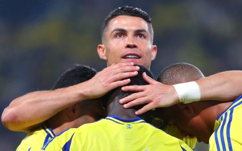 Con doblete de Mané y gol de Cristiano Ronaldo, Al Nassr derrotó 3-1 a Al Okhdood