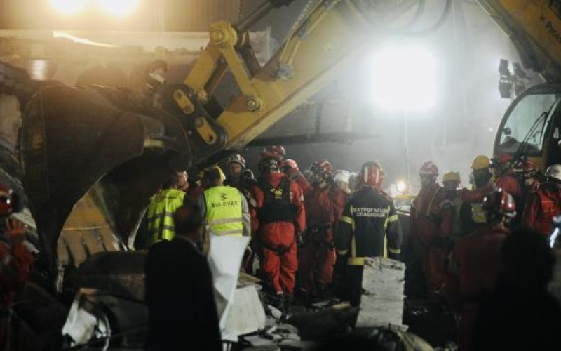 Aumentan a 14 los fallecidos en Serbia por el derrumbe del voladizo de una estación de trenes