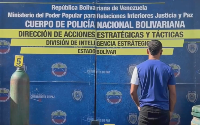 Hombre detenido en Bolívar por presunto contrabando de más de 4 mil litros de combustible