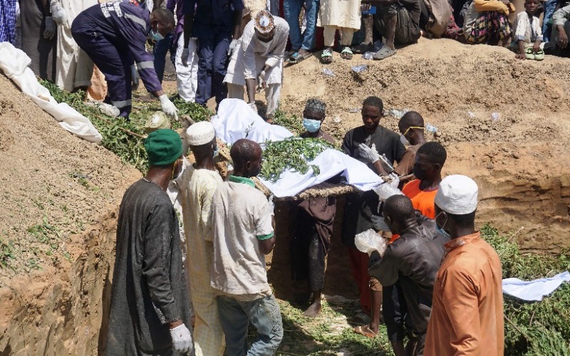 Aumenta la cifra de fallecidos a 153 por la explosión de un camión de combustible en Nigeria