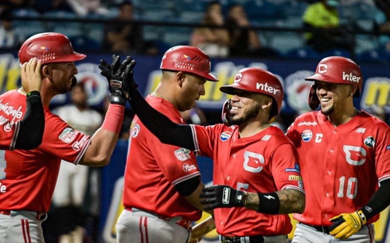 Cardenales se impuso ante Bravos y recuperó el liderato