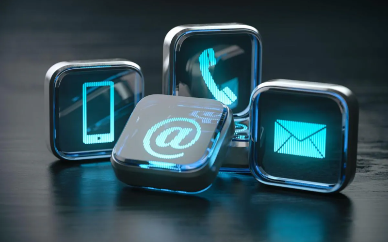 Internet y el móvil son tecnologías esenciales para los ciudadanos de todas las edades