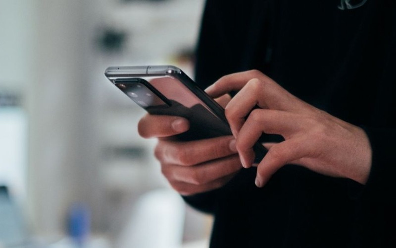 Congreso de Brasil aprueba la prohibición del uso del celular en todas las escuelas
