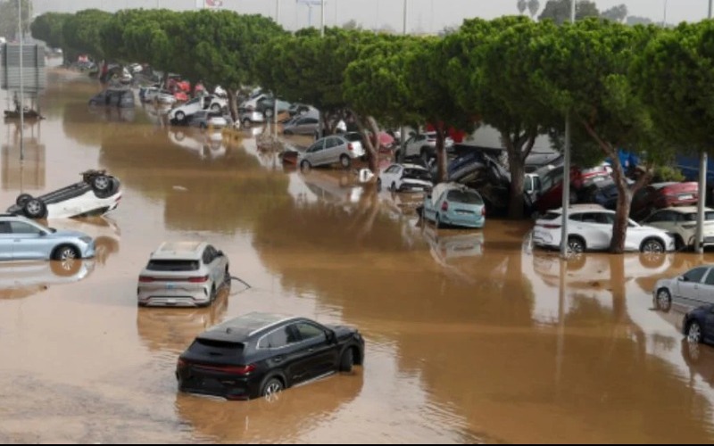 Aumentan a 64 los fallecidos por las inundaciones en España