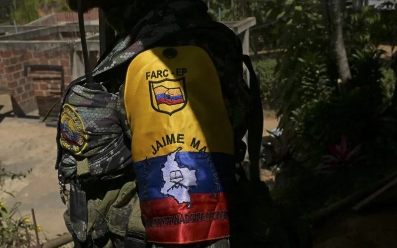Disidencias de las FARC ponen explosivos en casas y una escuela de Colombia