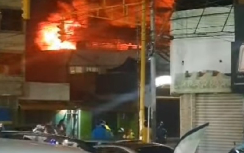 Incendio consumió 90% de un comercio en el estado Aragua