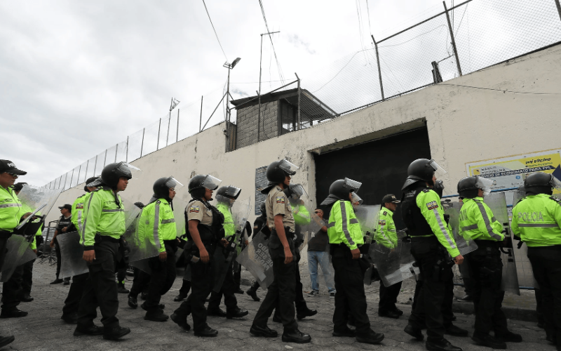 Hallan dos cadáveres de presos en la mayor cárcel de Ecuador