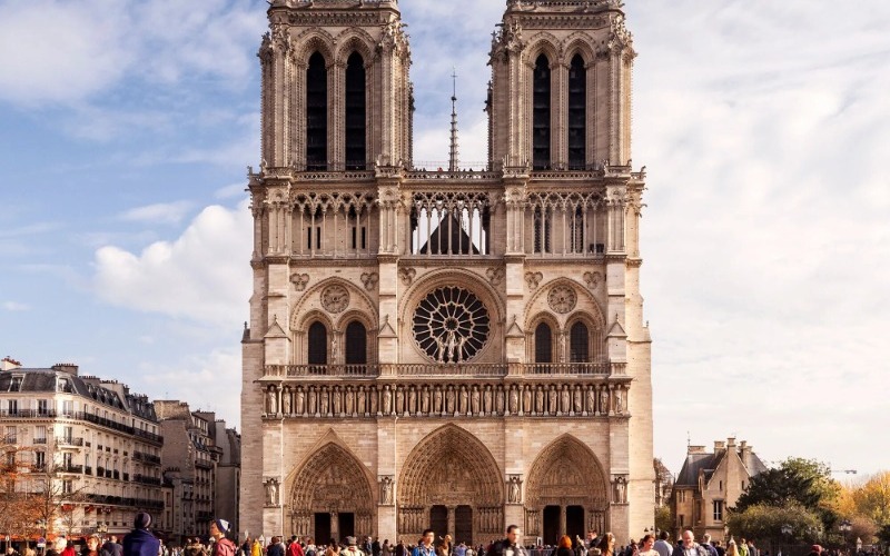 Catedral francesa Notre Dame se prepara para reabrir nueva morada con sus reliquias más sagradas
