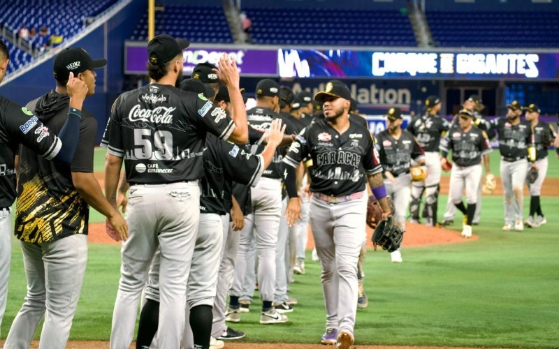 Leones del Caracas vencen a Cangrejeros de Santurce en el partido por el tercer lugar del Choque de Gigantes