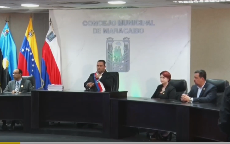 Alcalde Adrian Romero presentó ante el concejo municipal el proyecto de ingresos y gastos para el 2025