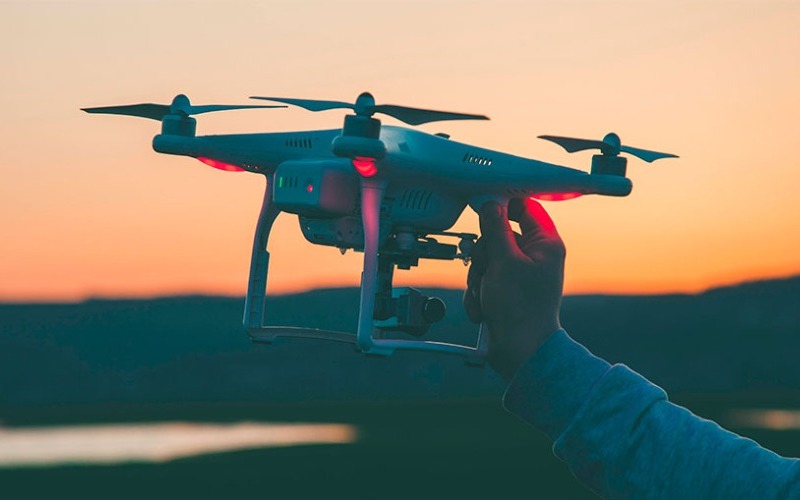 Policía de un condado de Nueva York recibe autorización para disparar a drones