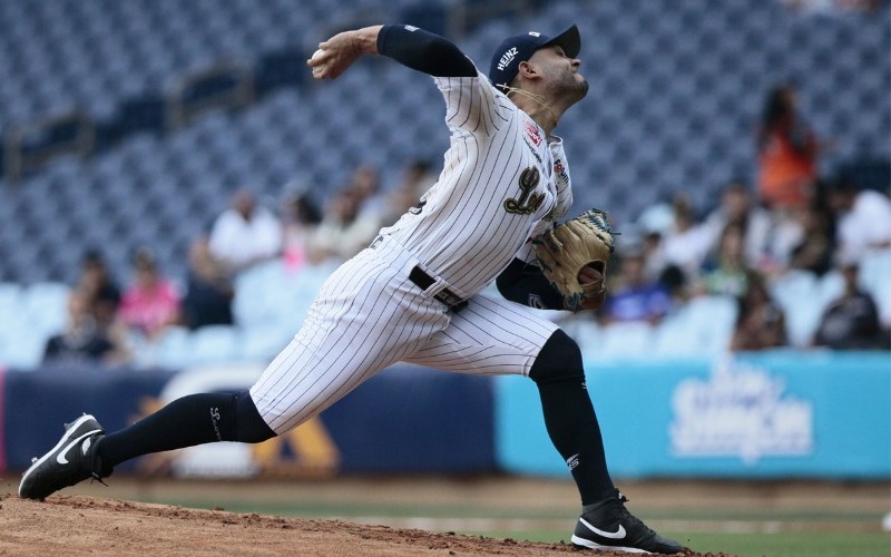 Erick Leal brilló en el triunfo de Leones ante Tigres