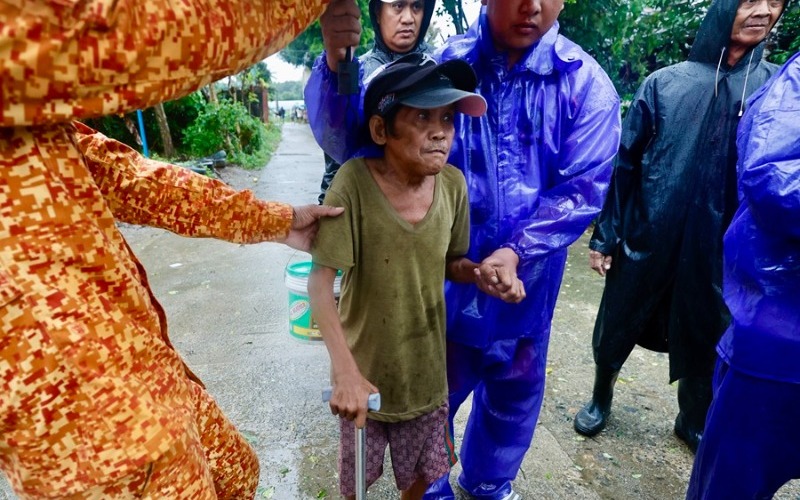 Tifón Toraji toca tierra en Filipinas tras evacuación de miles de personas