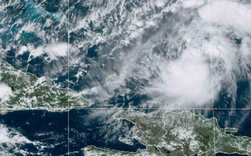 Tormenta Oscar se convierte en un huracán de categoría 1 en el Atlántico