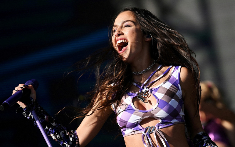 Olivia Rodrigo sufrió fuerte caída durante concierto en Australia