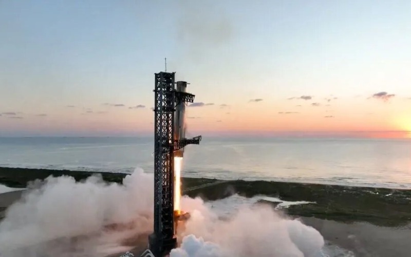 SpaceX prueba con éxito su Starship y captura la primera fase