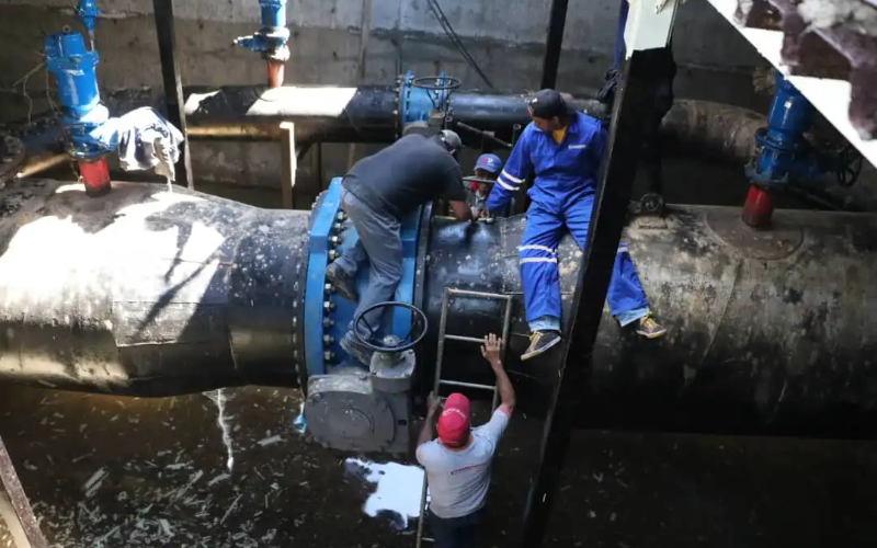 Reparan averías en tuberías de agua potable en Altos Mirandinos y Gran Caracas