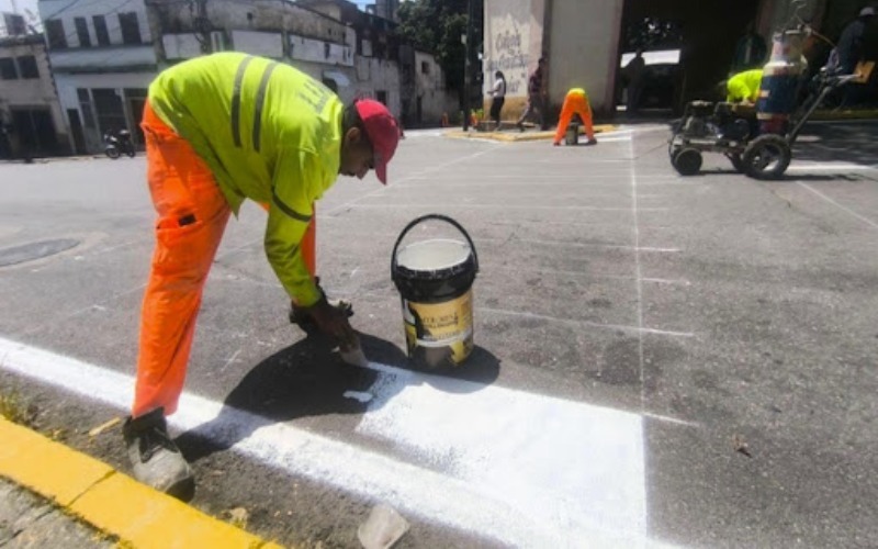 INTT realiza demarcación de vías en adyacencias de escuelas en Caracas