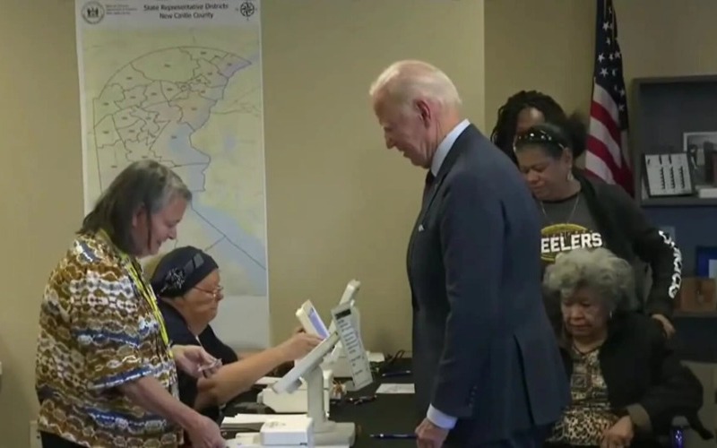 Joe Biden acude a votar anticipadamente en Delaware