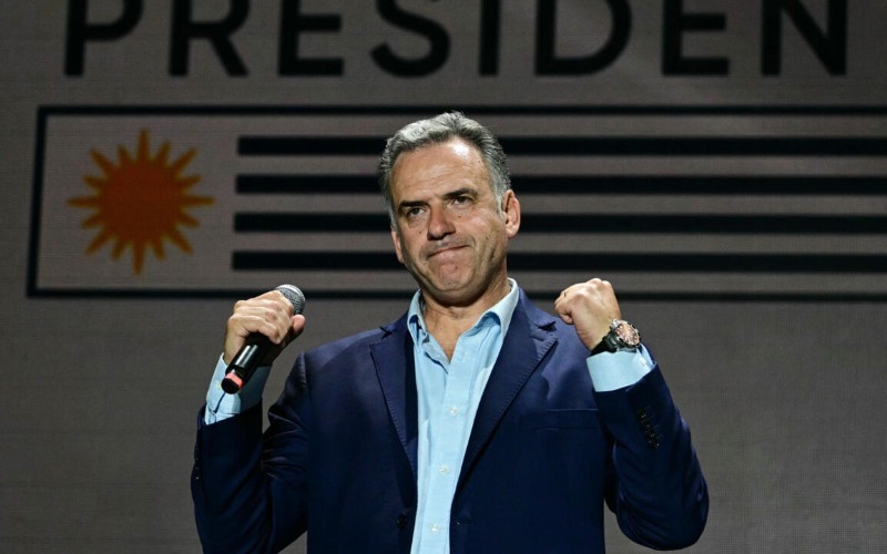 Yamandú Orsi es elegido como Presidente de Uruguay