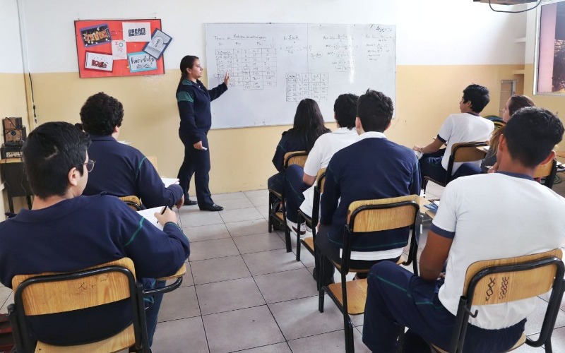 OEI y CAF firman con Ecuador una alianza para transformar el sistema educativo del país
